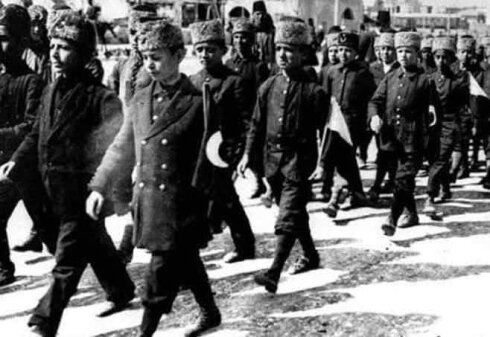 İşte bu Türkü, Çanakkale destanı yazan Gül Goncalarının ağıtıdır.