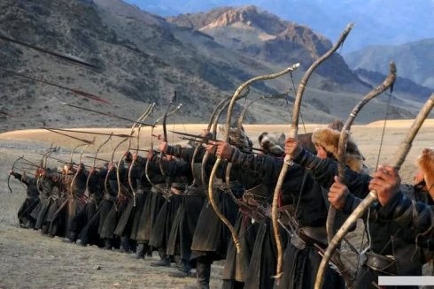 TÜRK KOZMOLOJİSİ VE MİTOLOJİSİNDE OK İLE YAYIN KUTSAL ANLAMLARI