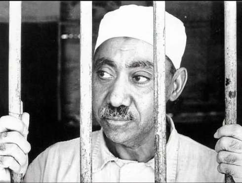15 yaşında gördüyü qızla evləndi -